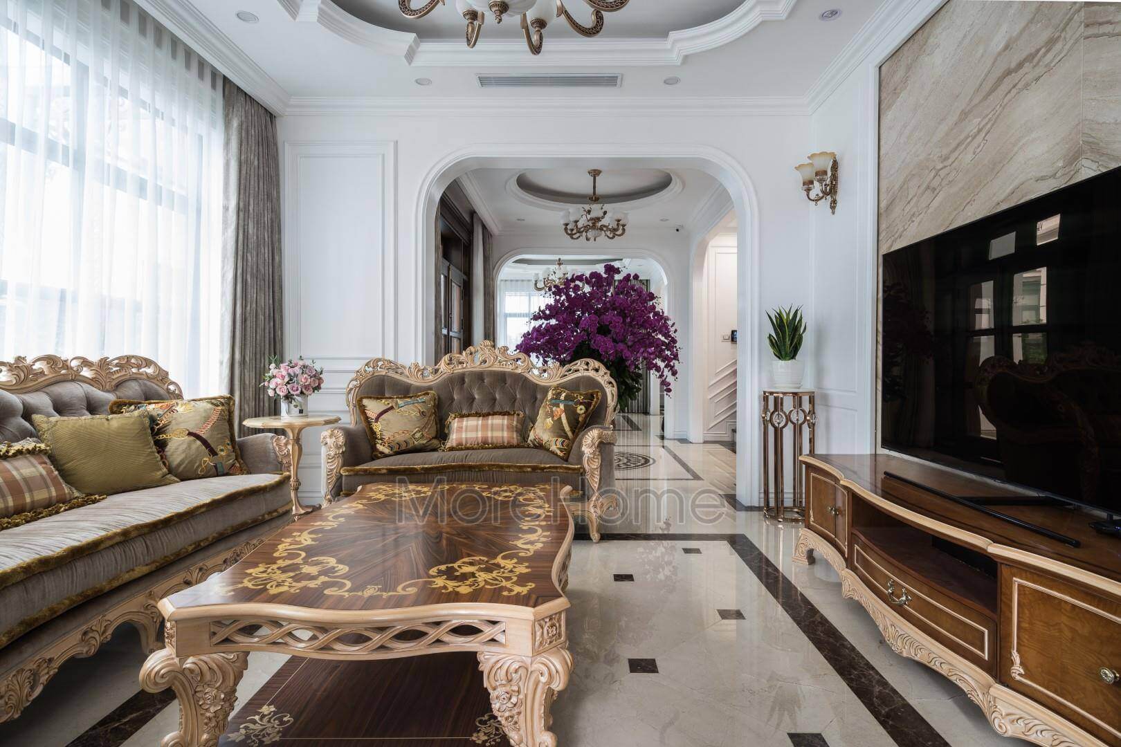 Thi công nội thất phòng khách tân cổ điển sang trọng với từng đường nét, họa tiết vô cùng độc đáo Thi công nội thất phòng khách đẹp, sang trọng