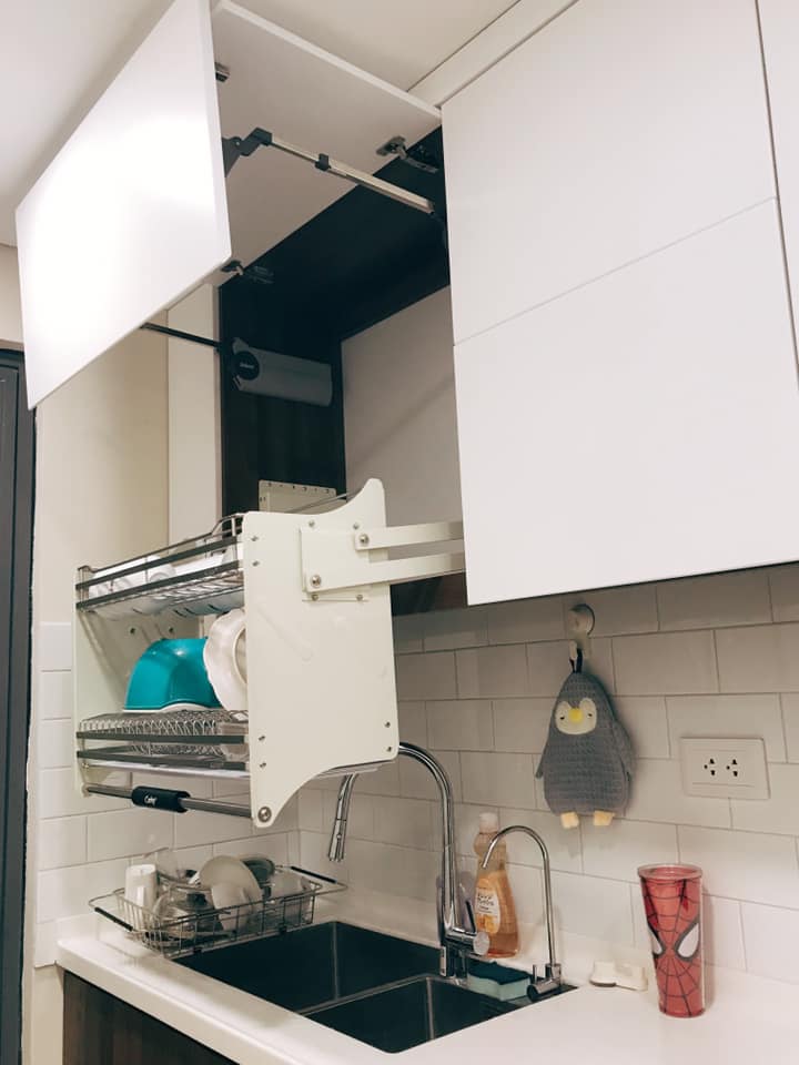 Kết hợp độc đáo giữa mặt đá nhân tạo solid surface Himacs LG với ốp tường bằng gạch mới lạ đá ốp bếp cao cấp