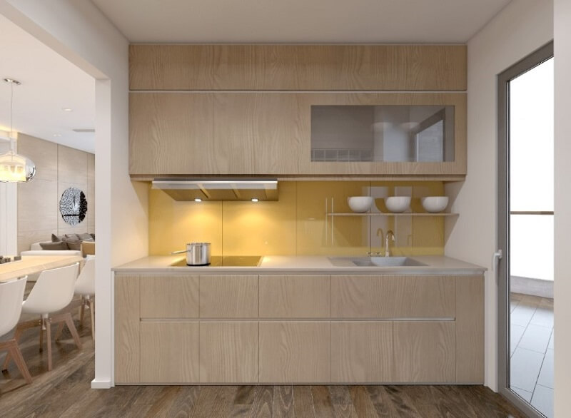 Mẫu tủ bếp gỗ công nghiệp hiện đại màu sáng với phần trần treo nhỏ gọn kết hợp thiết bị bếp thông minh. Tủ bếp đẹp, sang trọng và đẳng cấp