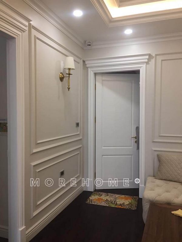 Hình ảnh thi công hoàn thiện hệ thống phào chỉ tường phong cách tân cổ điển cho biệt thự Ecopark Hưng Yên